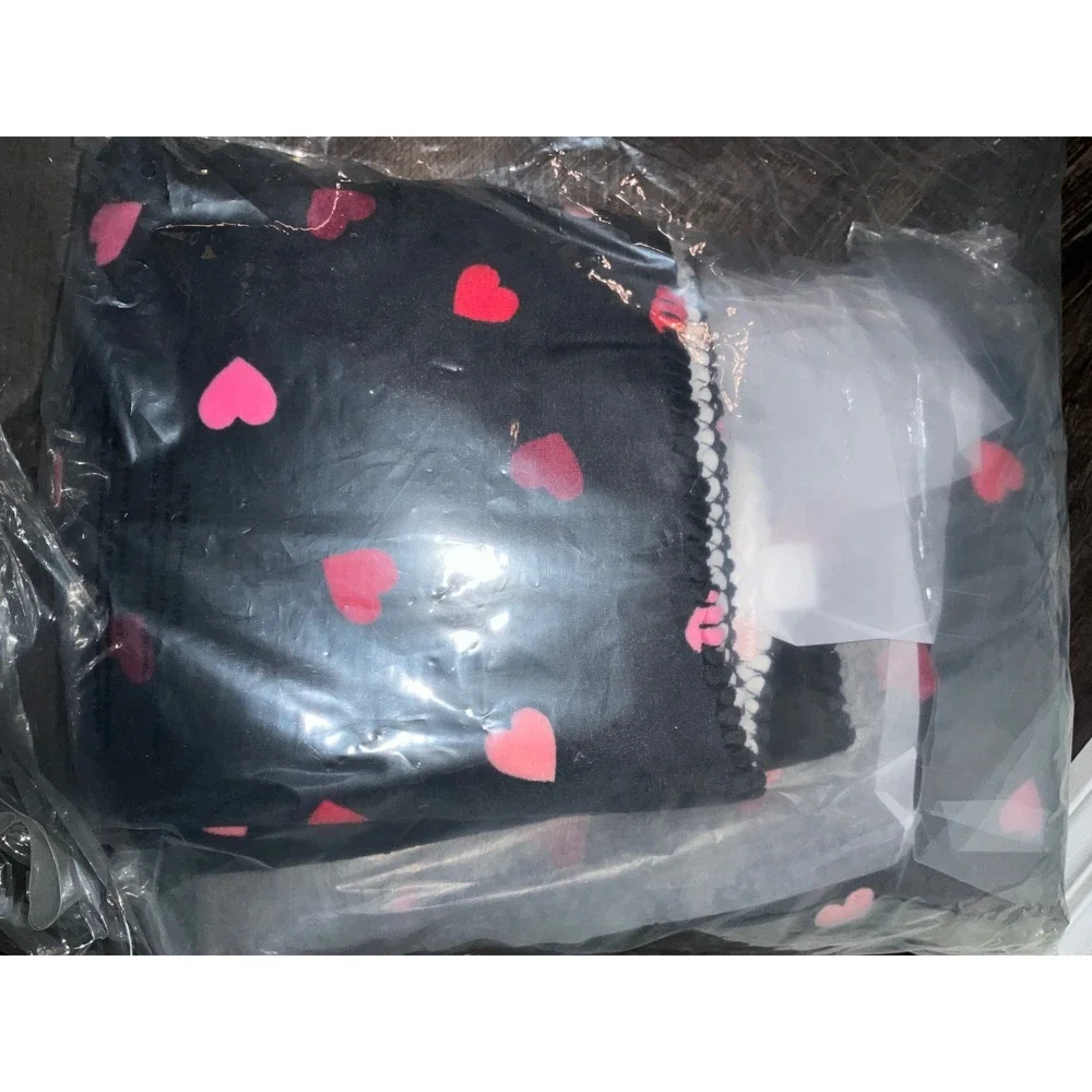 Victoria's Secret Throw Blanket Heart Print Plush Soft Logo Patch New